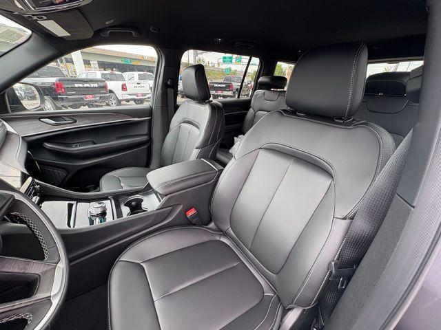 new 2025 Jeep Grand Cherokee L car, priced at $42,809