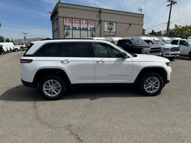 new 2024 Jeep Grand Cherokee car, priced at $35,123