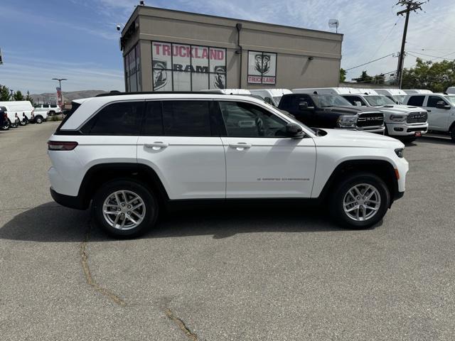 new 2024 Jeep Grand Cherokee car, priced at $37,123