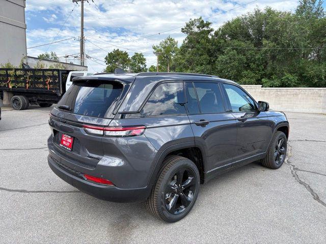new 2025 Jeep Grand Cherokee car, priced at $46,137