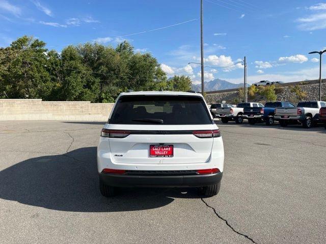 new 2025 Jeep Grand Cherokee car, priced at $38,399