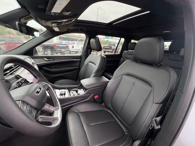 new 2025 Jeep Grand Cherokee L car, priced at $46,184