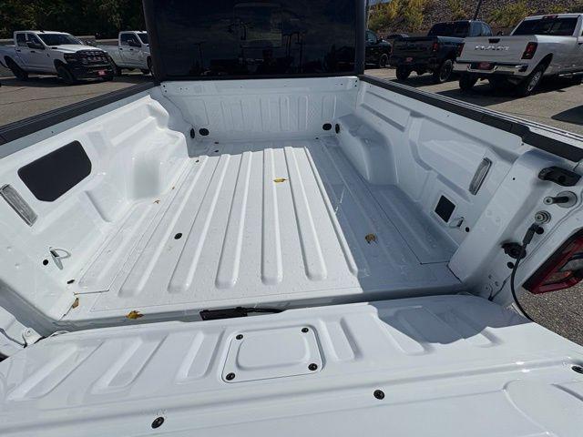 new 2025 Jeep Gladiator car, priced at $40,946