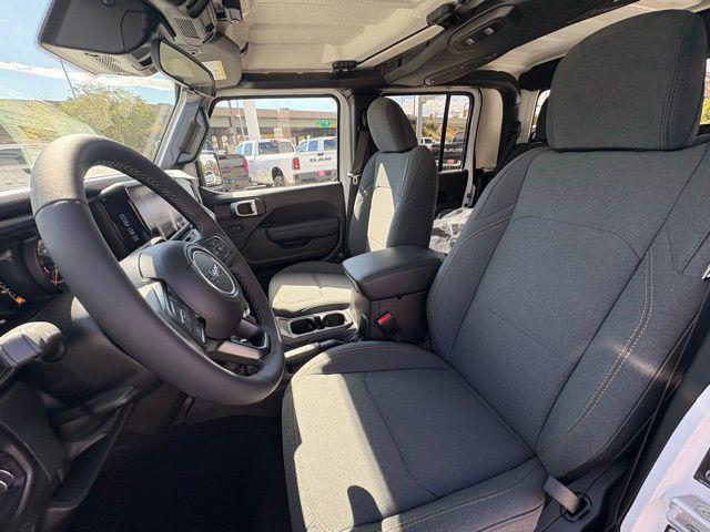 new 2025 Jeep Gladiator car, priced at $40,946