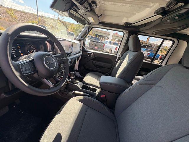 new 2025 Jeep Gladiator car, priced at $40,946