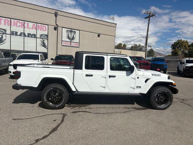 new 2025 Jeep Gladiator car, priced at $40,946