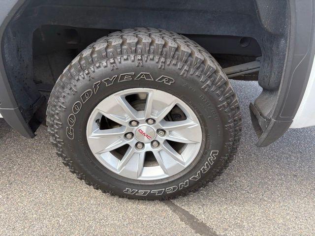 used 2022 GMC Sierra 1500 car, priced at $27,489