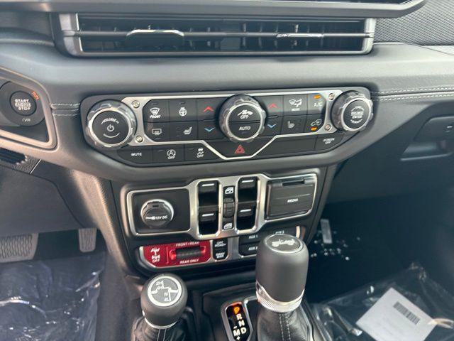 new 2025 Jeep Wrangler car, priced at $53,603