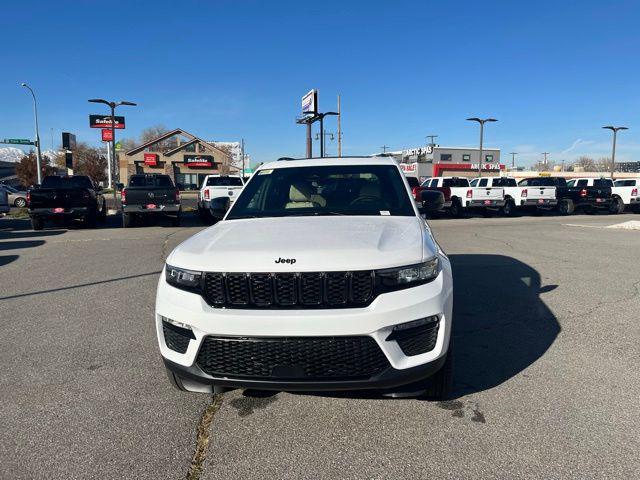 new 2025 Jeep Grand Cherokee car, priced at $44,594