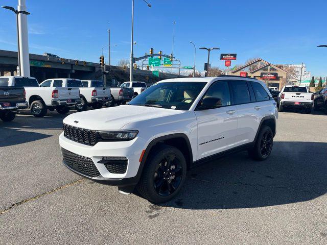 new 2025 Jeep Grand Cherokee car, priced at $44,594