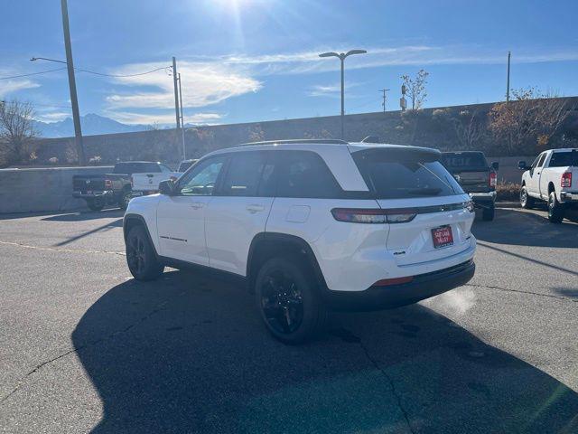 new 2025 Jeep Grand Cherokee car, priced at $44,594