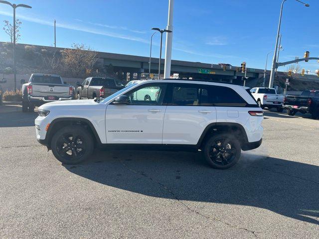 new 2025 Jeep Grand Cherokee car, priced at $44,594