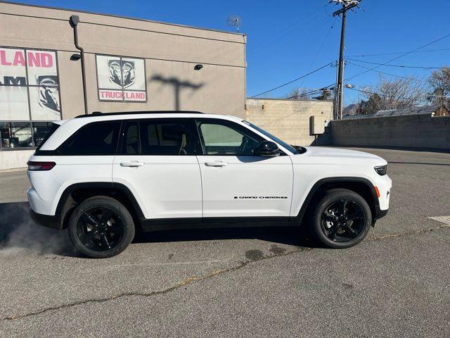 new 2025 Jeep Grand Cherokee car, priced at $44,594