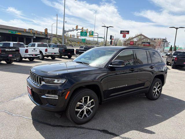 new 2025 Jeep Grand Cherokee car, priced at $40,752