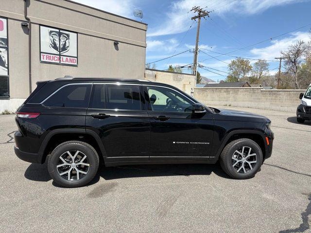 new 2025 Jeep Grand Cherokee car, priced at $41,002