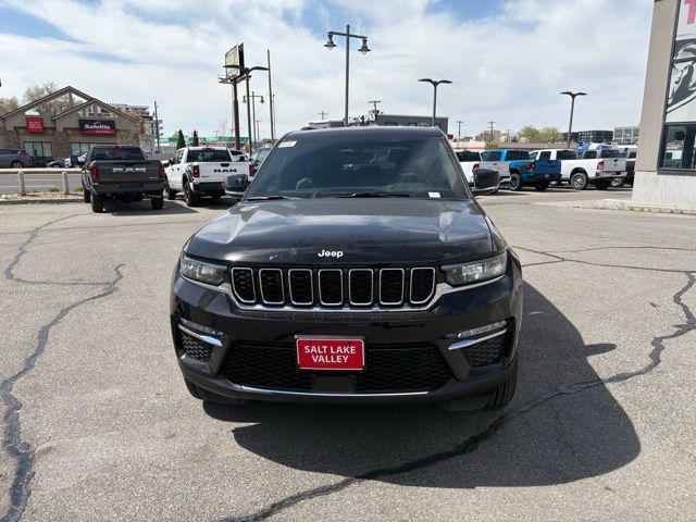new 2025 Jeep Grand Cherokee car, priced at $41,002