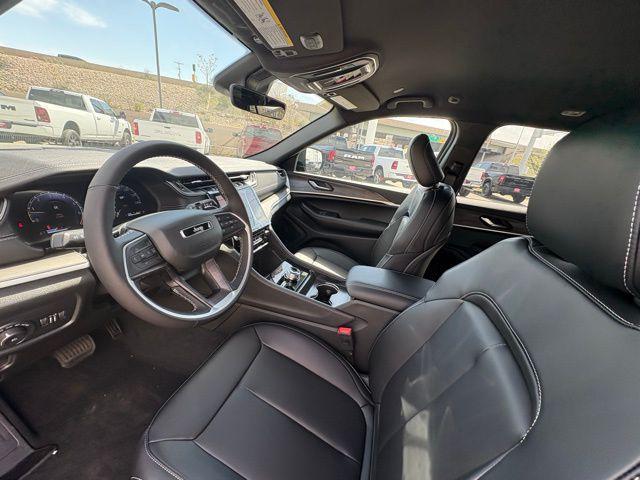 new 2025 Jeep Grand Cherokee car, priced at $40,752