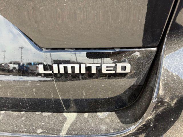 new 2025 Jeep Grand Cherokee car, priced at $41,002