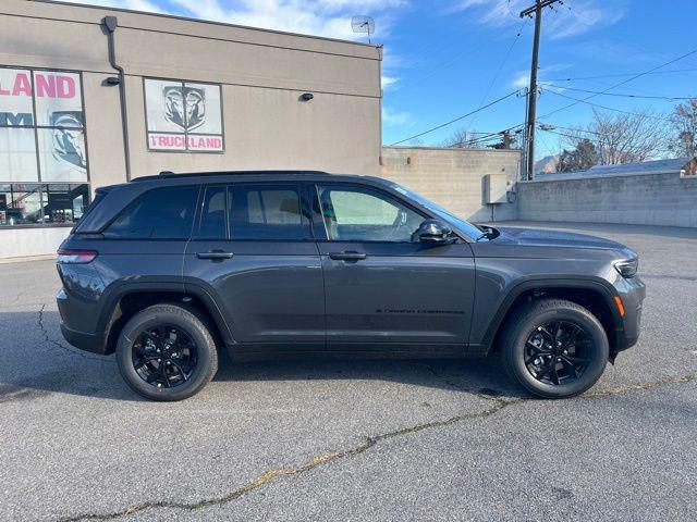 new 2025 Jeep Grand Cherokee car, priced at $38,917