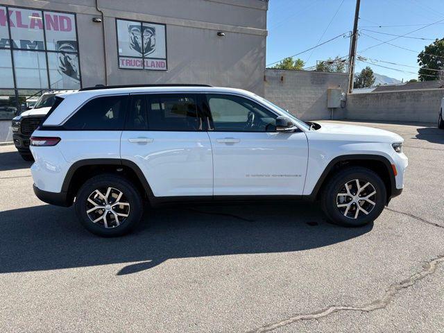 new 2025 Jeep Grand Cherokee car, priced at $43,407