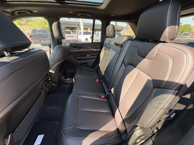 new 2025 Jeep Grand Cherokee car, priced at $43,407