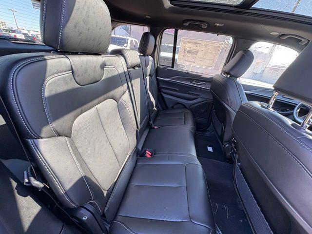 new 2025 Jeep Grand Cherokee car, priced at $43,407