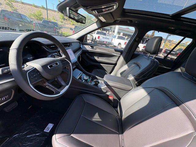 new 2025 Jeep Grand Cherokee car, priced at $43,407