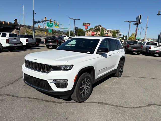 new 2025 Jeep Grand Cherokee car, priced at $43,407