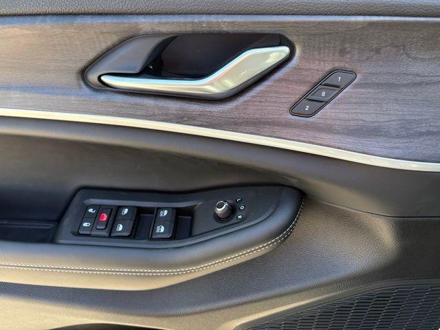 new 2025 Jeep Grand Cherokee car, priced at $43,407