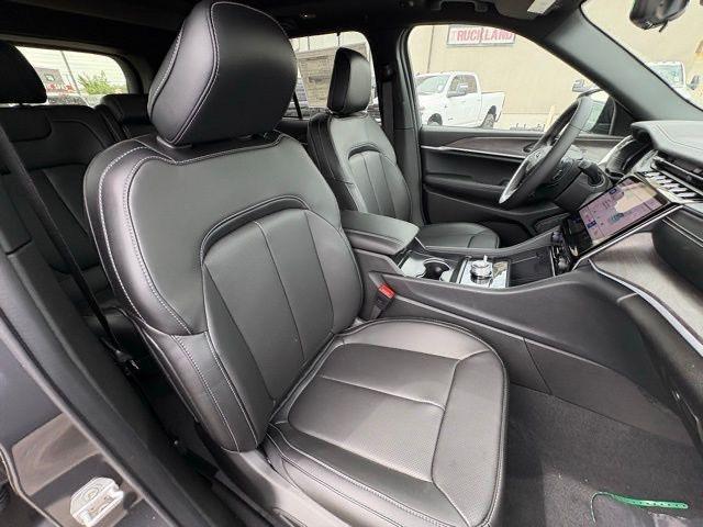 new 2025 Jeep Grand Cherokee car, priced at $43,896