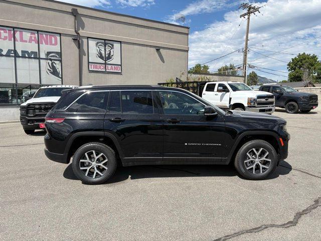 new 2025 Jeep Grand Cherokee car, priced at $43,896
