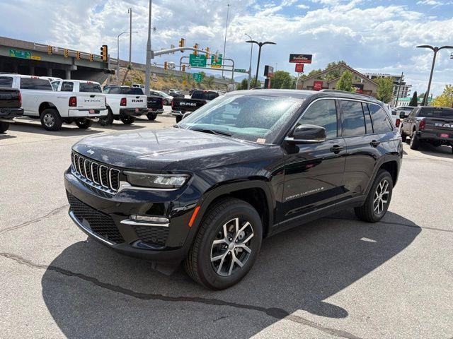 new 2025 Jeep Grand Cherokee car, priced at $43,896