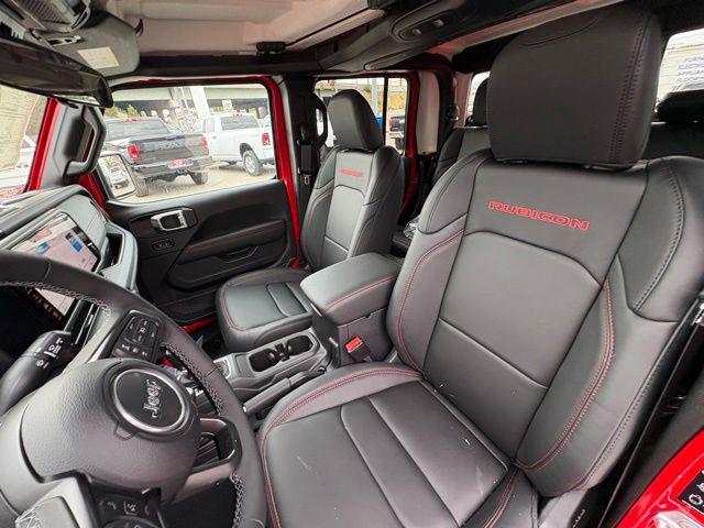 new 2025 Jeep Gladiator car, priced at $47,662