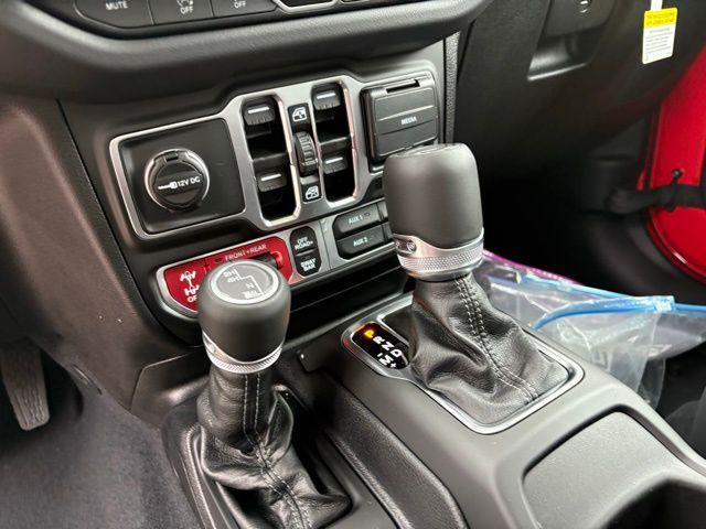 new 2025 Jeep Gladiator car, priced at $47,662