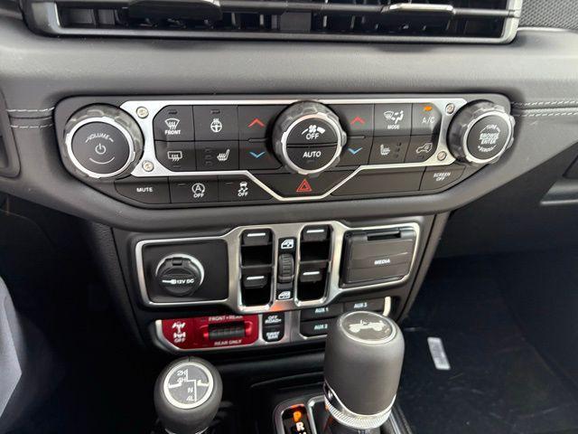 new 2025 Jeep Wrangler car, priced at $53,603