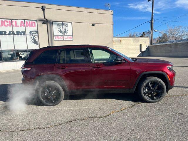 new 2025 Jeep Grand Cherokee car, priced at $45,112