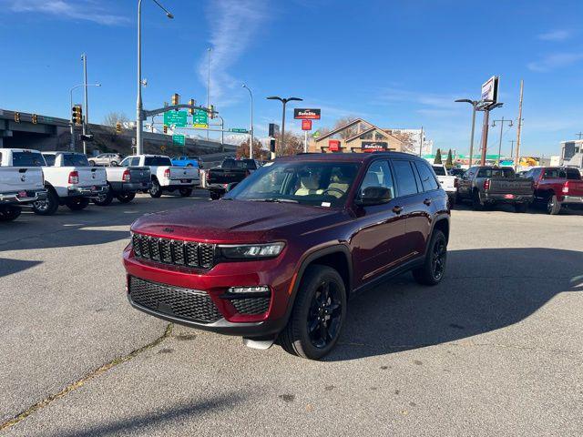 new 2025 Jeep Grand Cherokee car, priced at $45,112