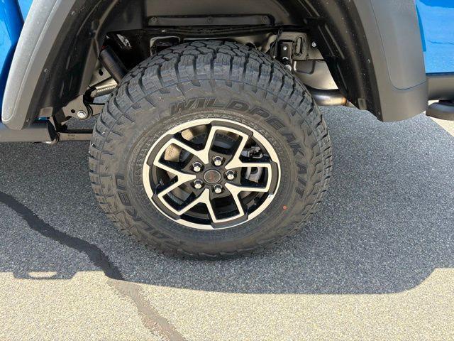 new 2025 Jeep Gladiator car, priced at $45,589