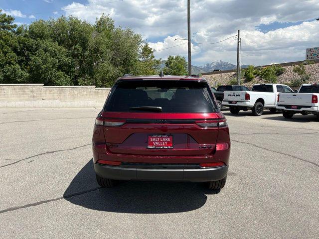 new 2025 Jeep Grand Cherokee car, priced at $42,665