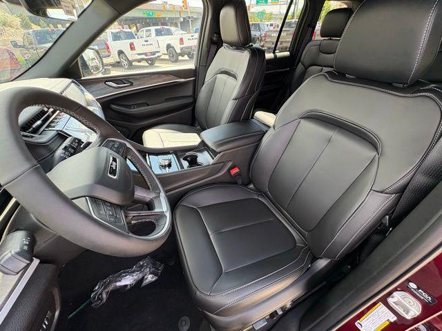 new 2025 Jeep Grand Cherokee car, priced at $42,665