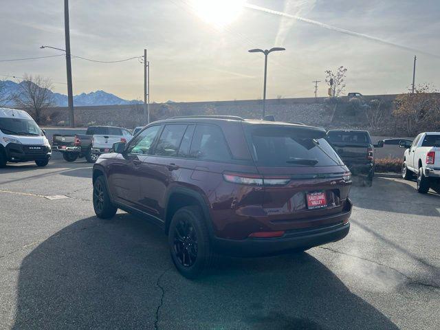 new 2025 Jeep Grand Cherokee car, priced at $38,917