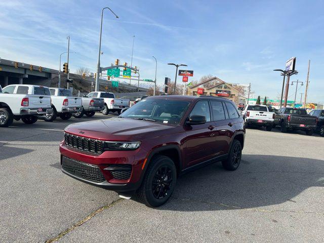 new 2025 Jeep Grand Cherokee car, priced at $38,917