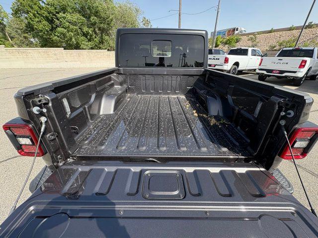 new 2025 Jeep Gladiator car, priced at $45,830