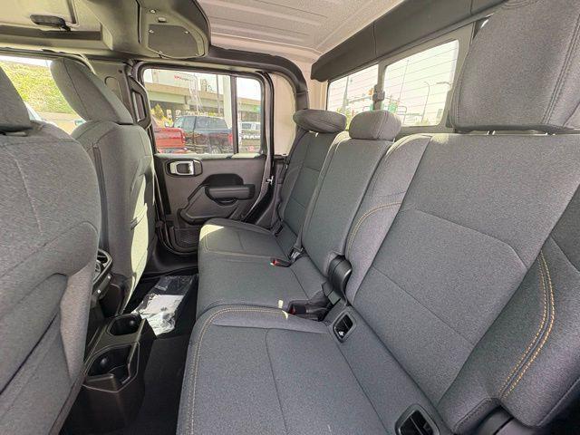 new 2025 Jeep Gladiator car, priced at $45,830