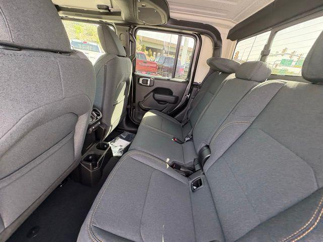 new 2025 Jeep Gladiator car, priced at $45,830