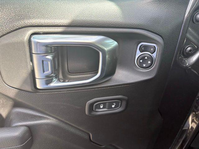 new 2025 Jeep Gladiator car, priced at $45,830