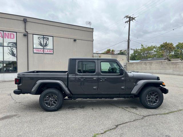 new 2024 Jeep Gladiator car, priced at $38,075