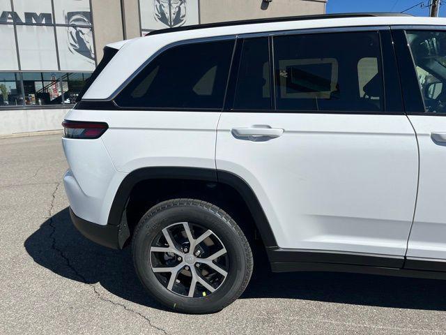 used 2025 Jeep Grand Cherokee car, priced at $43,599