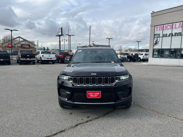 new 2025 Jeep Grand Cherokee car, priced at $35,605
