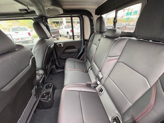 new 2025 Jeep Gladiator car, priced at $47,662